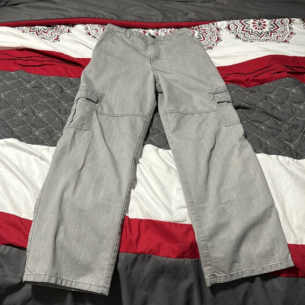 CARGO PANTS FROM LEE